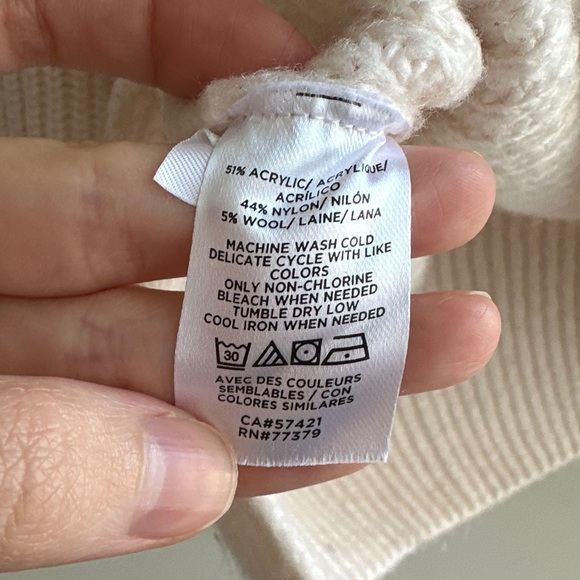 Ann Taylor Deep V-Neck Knit Sweater, Layering Sweater, Blush Pink, Size Medium - Picture 12 of 15